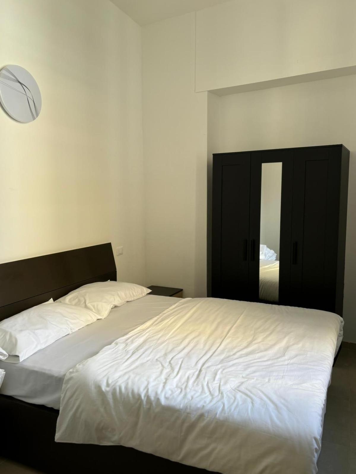 Fiore Apartments Fiorenzuola dʼArda Exteriör bild