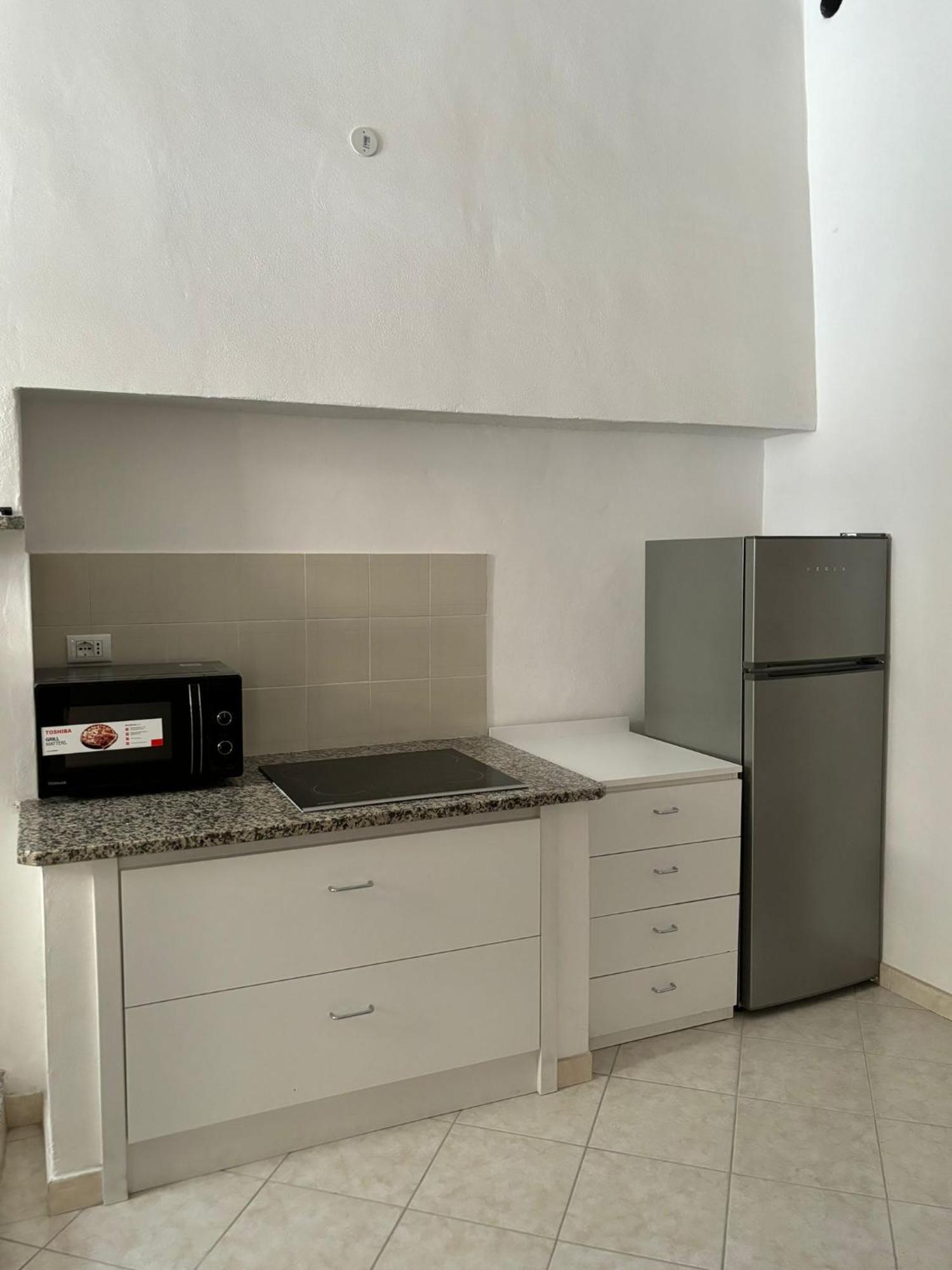 Fiore Apartments Fiorenzuola dʼArda Exteriör bild